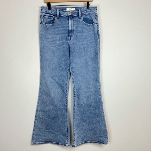 Abercrombie & Fitch Blue The Flare Wide Leg ultra high rise Jeans size 34/14s - Picture 2 of 7